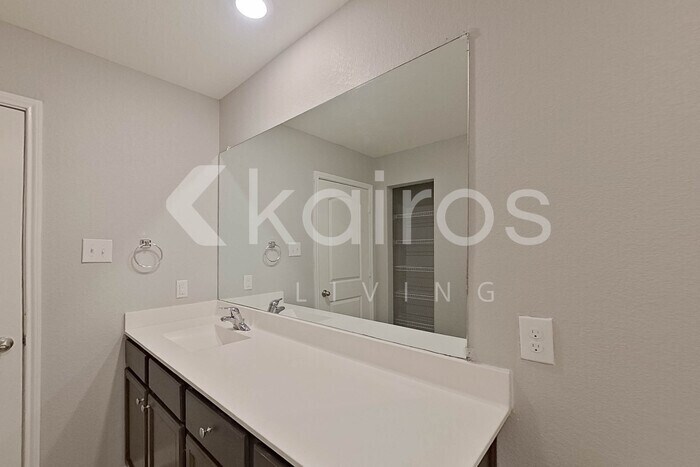 Building Photo - 5611 Littoral Rd