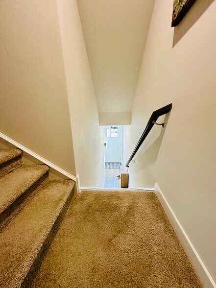 Building Photo - 50 Dolcie Ln