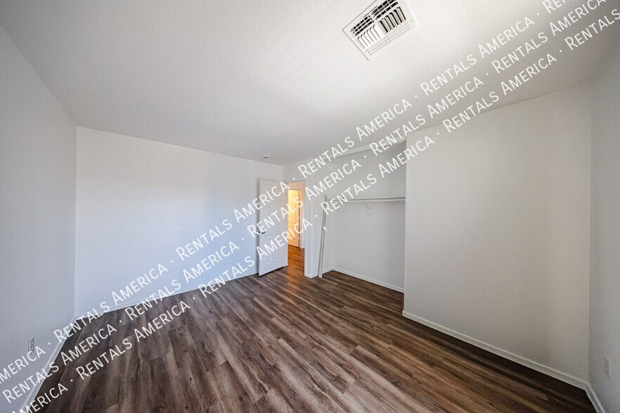 Building Photo - 9410 W Virginia Ave