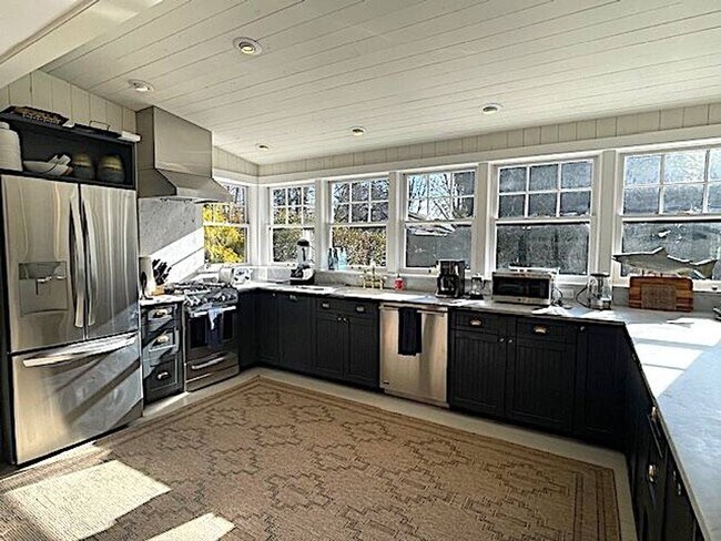 Building Photo - 62 Abrahams Landing Rd