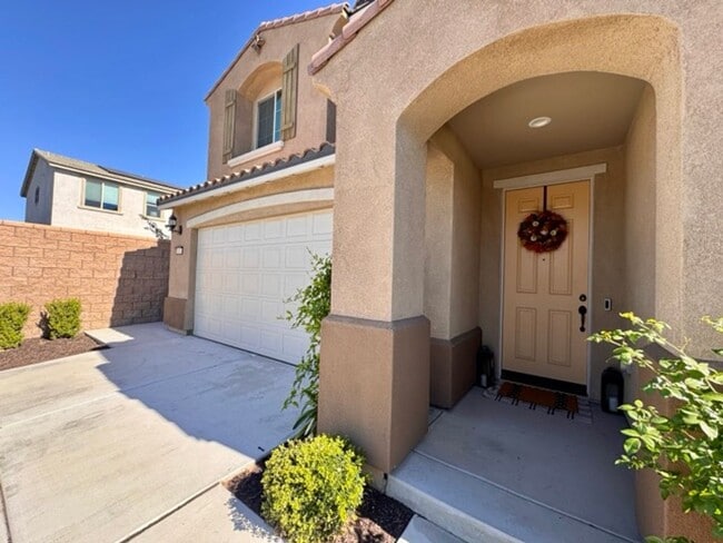 Building Photo - Welcome to this stunning two-story home located in the desirable Spencers Crossing community of M...