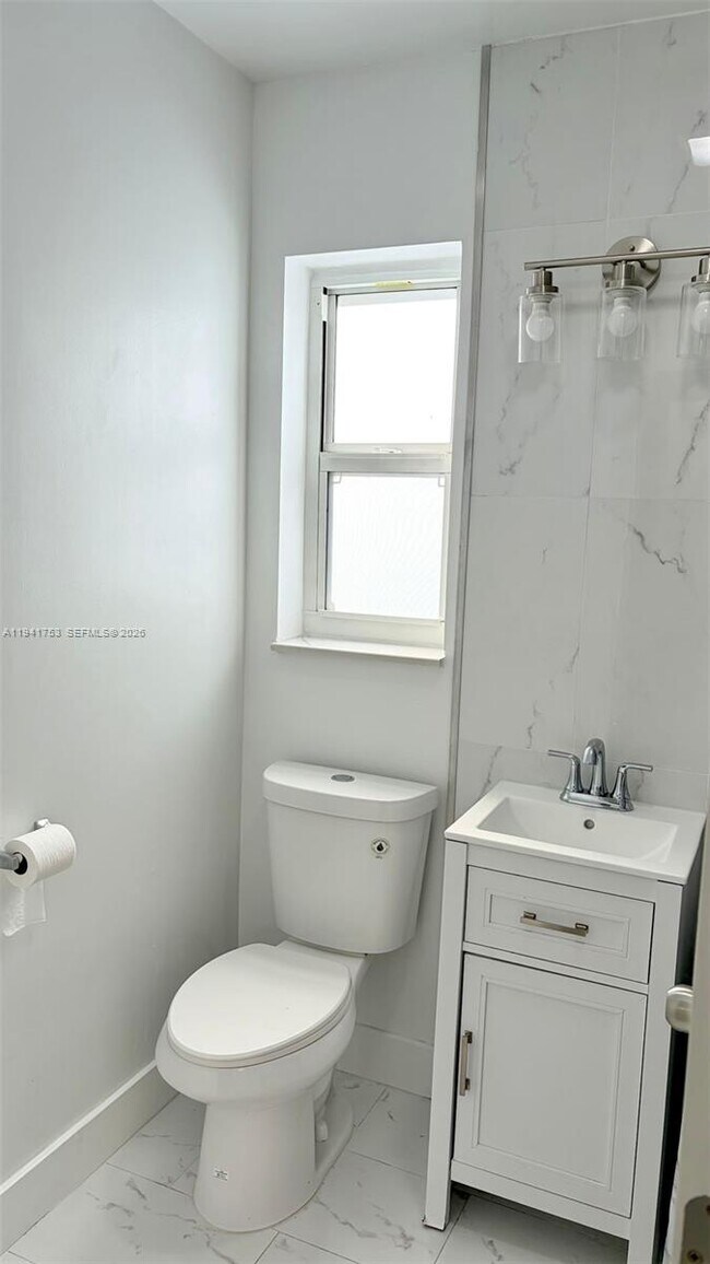 Building Photo - 644 NW 146th St