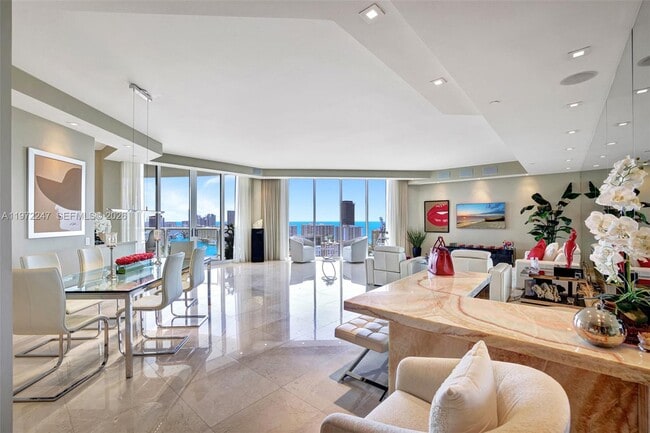 Building Photo - 21200 Point Pl