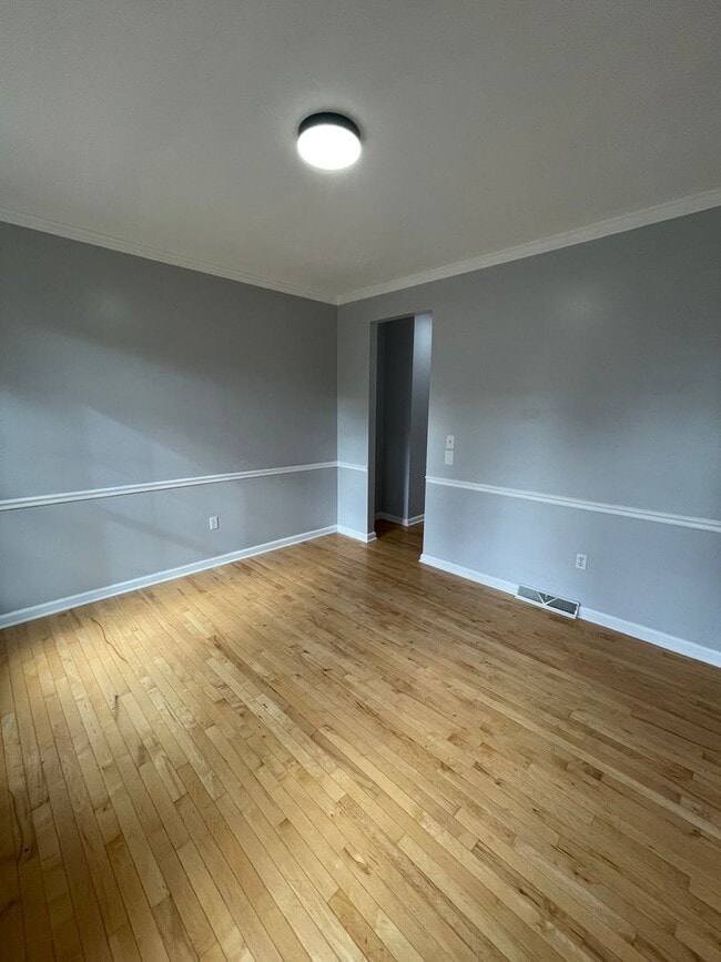 Building Photo - 1513 King Henry Dr