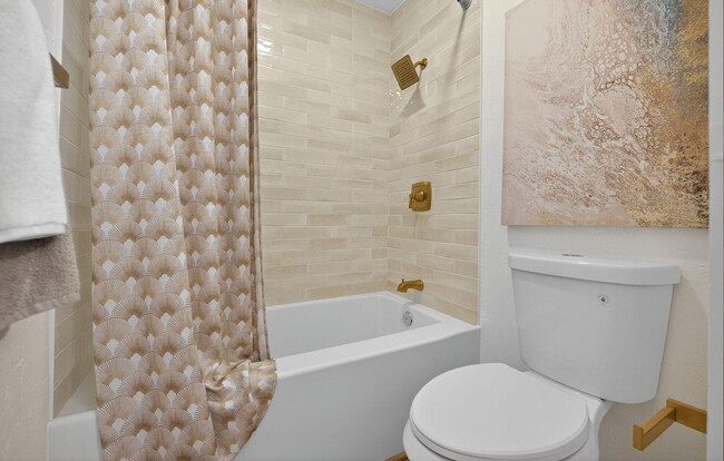 Building Photo - APARTMENT