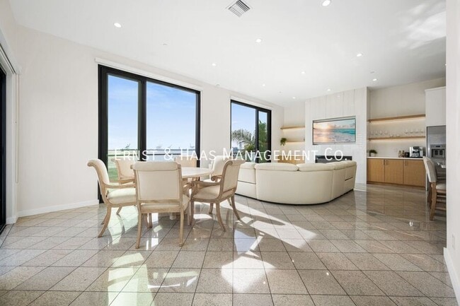 Building Photo - 1724 Bluff Pl