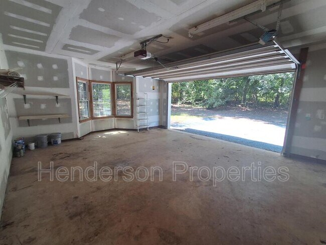 Building Photo - 5560 Old Thompson Rd