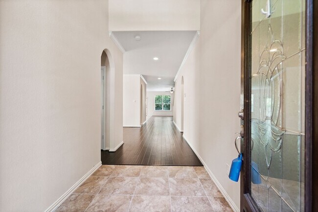 Building Photo - 46 Black Swan Ct