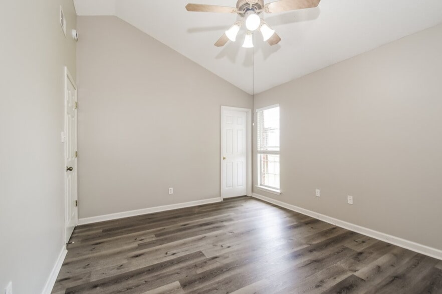 Building Photo - 8181 Martin Dr