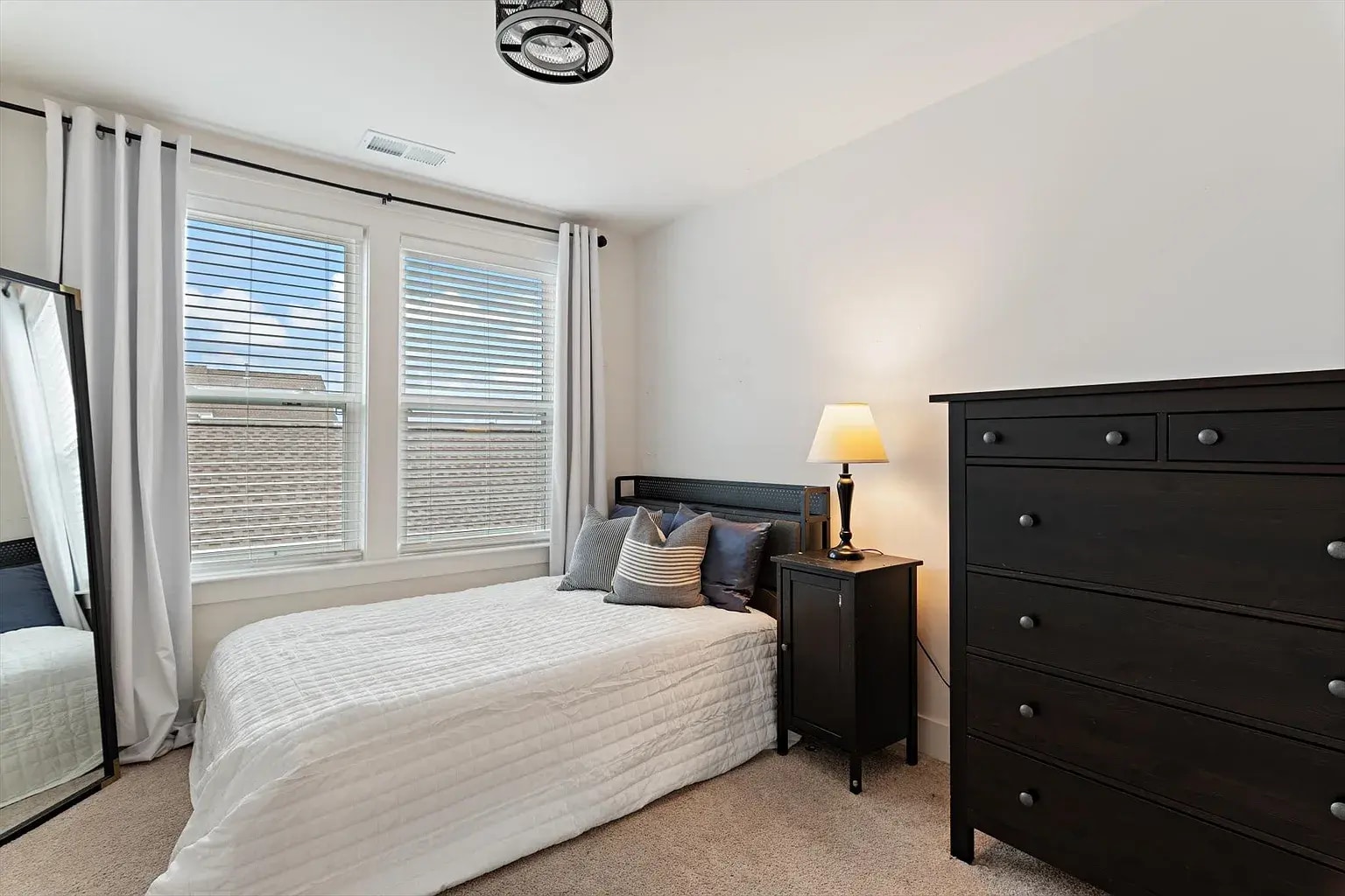 Building Photo - 356 Hammock Ln