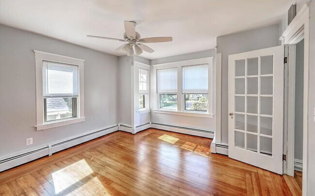 Primary Photo - 154 Blanding Ave