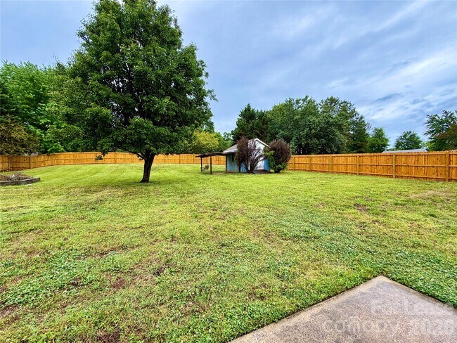Building Photo - 2809 Faircroft Way