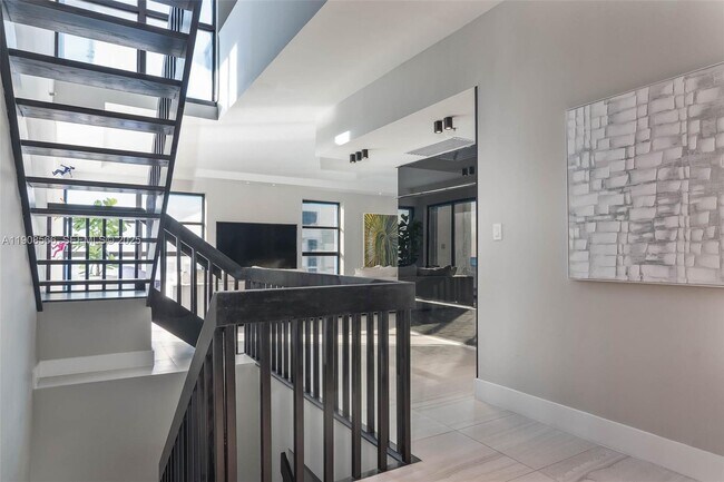 Building Photo - 20355 NE 34th Ct