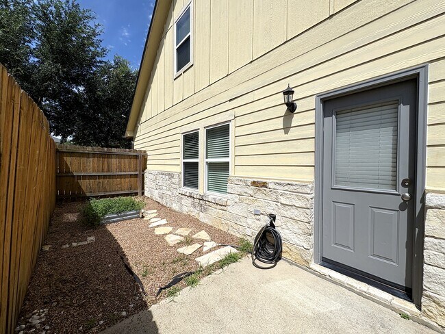Building Photo - 3353 Keefer Loop