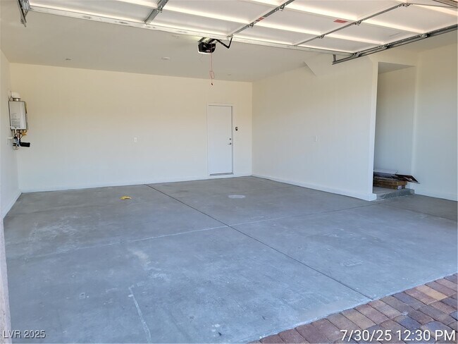 Building Photo - 2624 Tranquil Dawn St