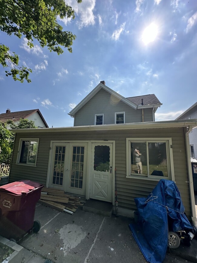 Building Photo - 153 Ward St