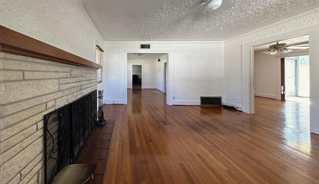 Building Photo - 1013 23rd St W