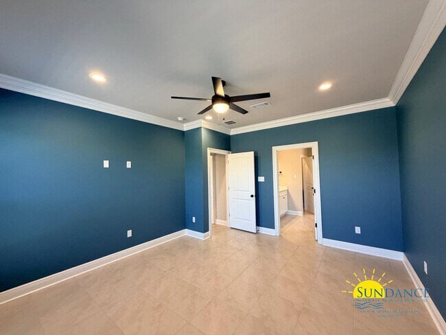 Building Photo - Custom-crafted details shine throughout this stunning 3-bedroom home in Magnolia at the Bluffs in...