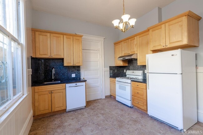 Building Photo - 466 Columbus Ave