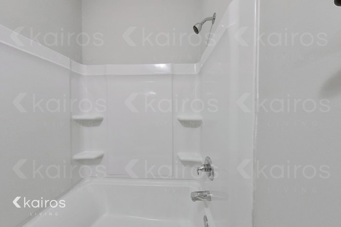 Building Photo - 8026 Shadesbrook Dr