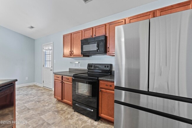 Building Photo - Charming Home in Woodbury Farms