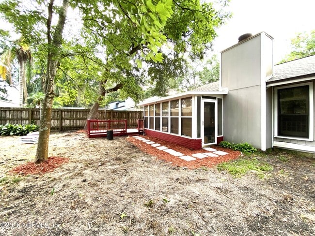 Building Photo - 7252 Holiday Hill Ct