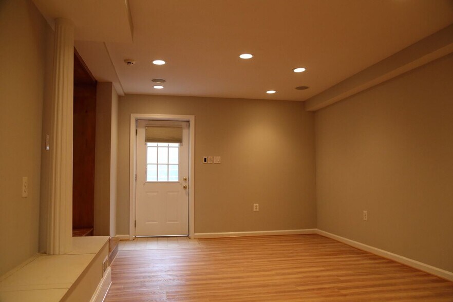 Building Photo - 11417 Beechgrove Ln