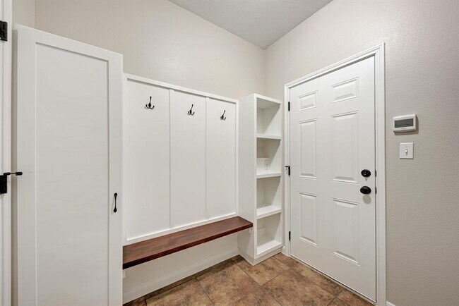 Building Photo - 108 Latitude Ln