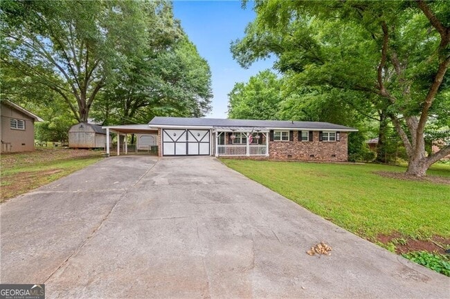 Building Photo - 39 Jim Ln SE