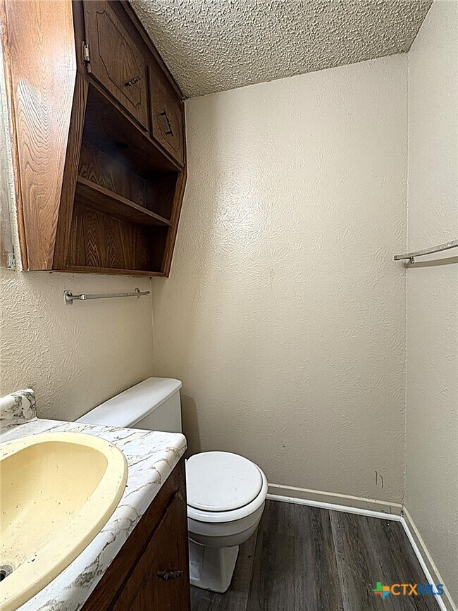 Building Photo - 1202 Covey Ln