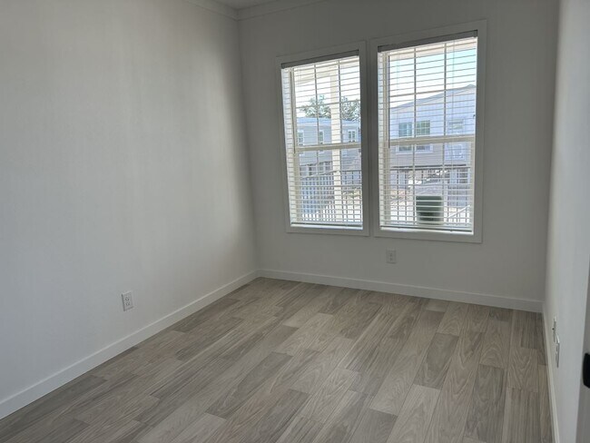 Building Photo - 5646 Blue Harbor Dr