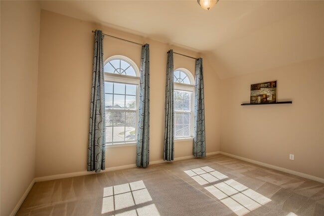 Building Photo - 2802 Silhouette Bay Dr