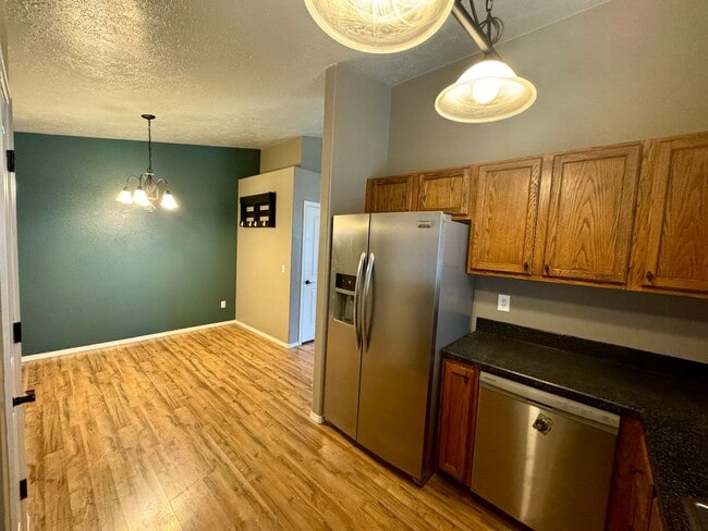 Building Photo - Beautiful Home in Prime Meridian Location