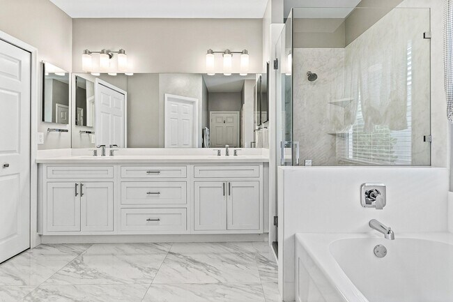 Building Photo - 12403 Cascades Pointe Dr