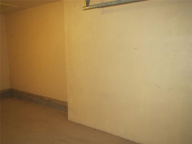 Building Photo - 464 Hippel St