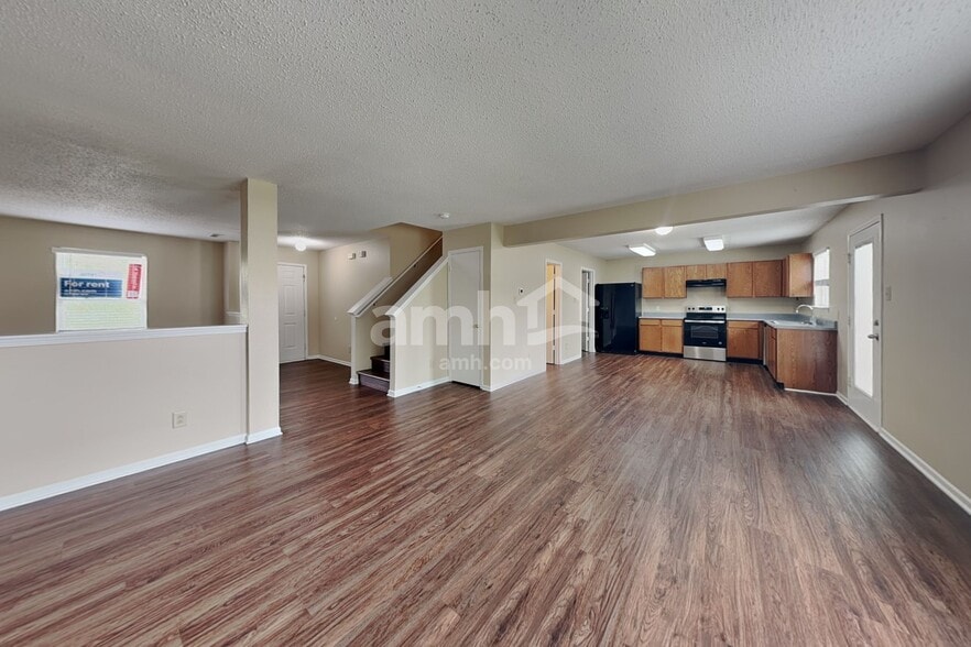 Building Photo - 6838 W Stansbury Blvd