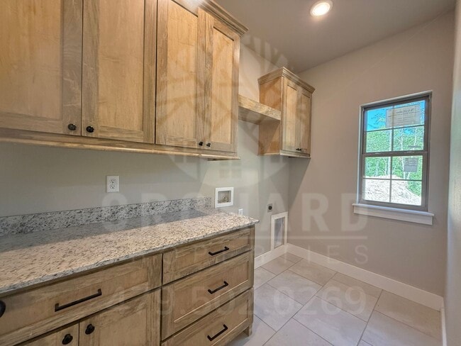 Building Photo - Single-Family Home- 3 Bed/ 2 Bath  Bella V...