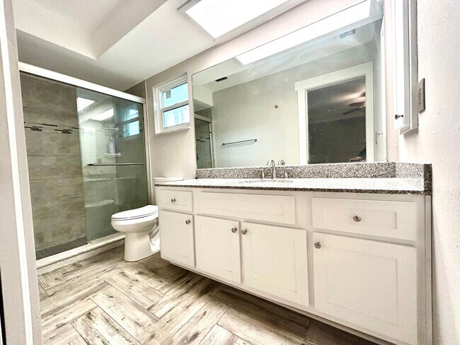 Building Photo - You will LOVE the beauty of this newly remodeled 3/2/2 pool home!