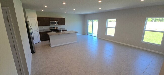 Building Photo - South Villages