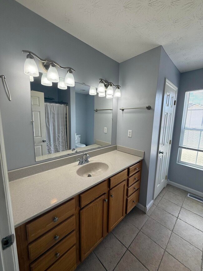 Building Photo - 426 Bryants Way