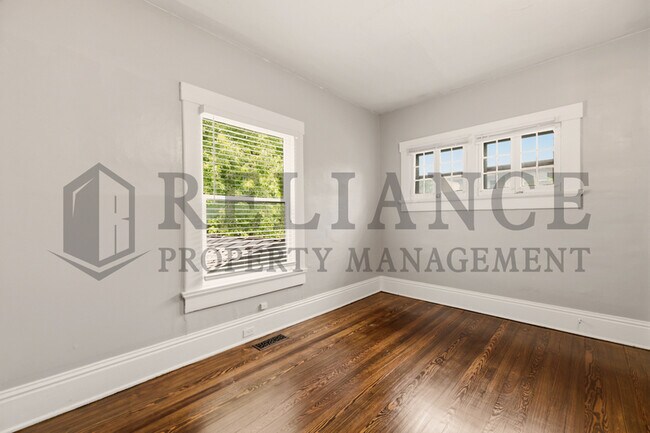 Building Photo - 111 N Clifton Ave