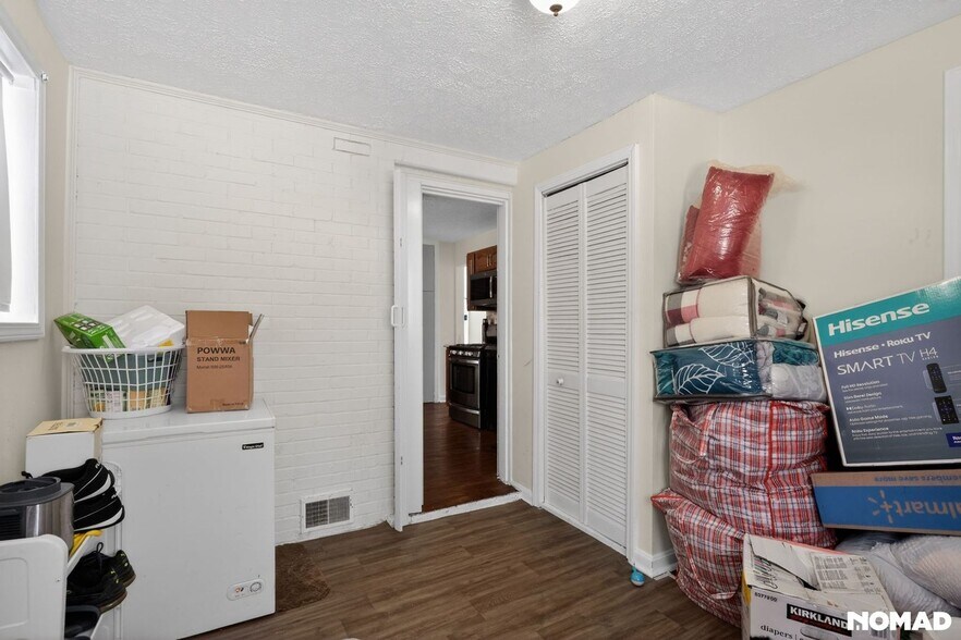 Building Photo - 1015 W Indian Trail