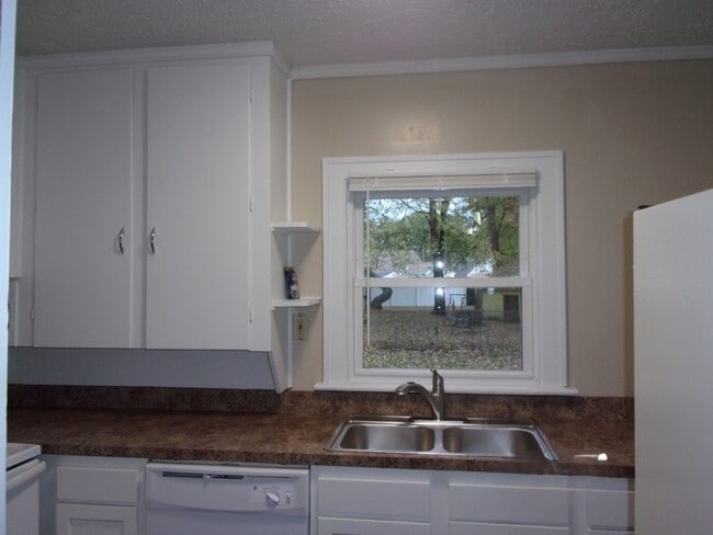 Building Photo - 430 Keenan Ave