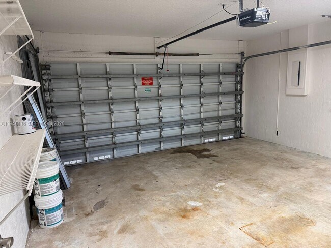 Building Photo - 9125 SW 166th Ave