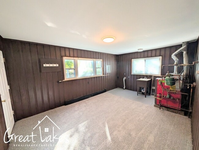 Building Photo - Lovely 3 Bedroom 1 Bathroom now available ...
