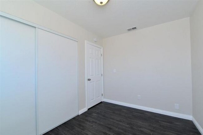 Building Photo - Modern 3 Bedroom 2 Bath Home, San Diego (92114)