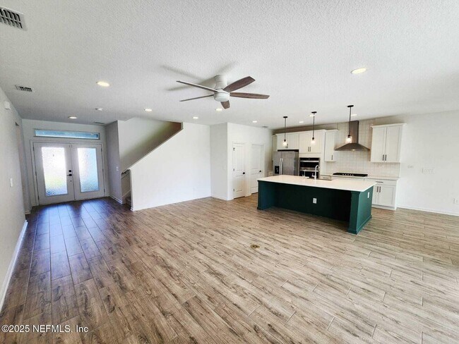 Building Photo - 577 Archstone Wy