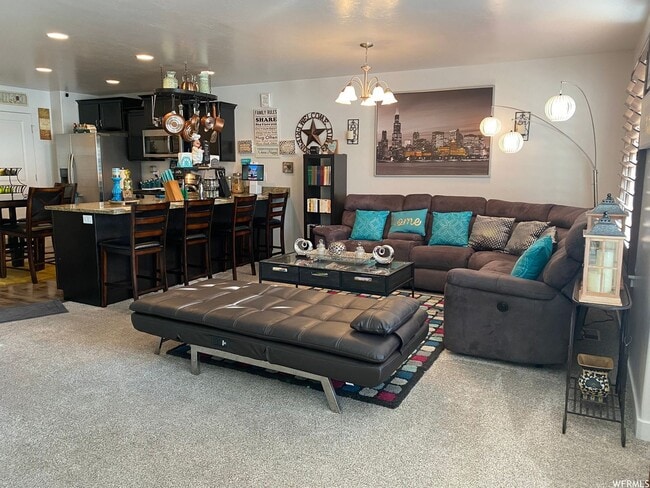 Building Photo - Modern Townhome