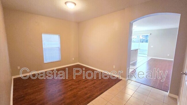 Building Photo - 10279 Newminster Loop