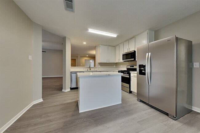 Building Photo - 31115 Perlican Dr